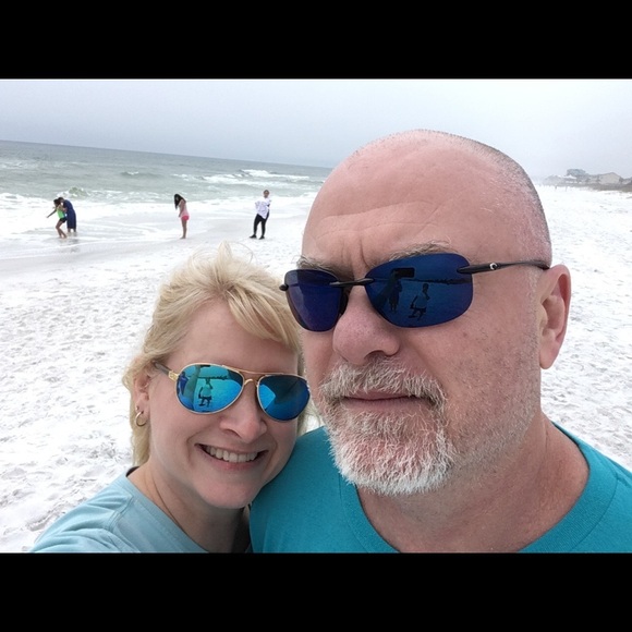 Meet your Posher, Kim - Picture 2 of 3